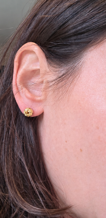 Vintage: 18ct Yellow Gold Love Knot Stud Earrings