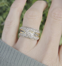 Cargar y reproducir el video en el visor de la galería, 2135 Vintage: 9ct Gold 90 Natural Diamonds Statement Cluster Ring
