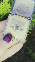Cargar y reproducir el video en el visor de la galería, 7138 Vintage: Art Deco 18ct Gold Platinum Emerald 34 Natural Diamonds Panel Ring
