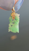 Load and play video in Gallery viewer, 0847: Vintage 9ct Gold Carved Green Jade Pendant
