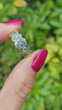 Cargar y reproducir el video en el visor de la galería, 1936: Vintage: 18ct Gold 5 Blue Aquamarines Stacker Dress Ring- Gorgeous

