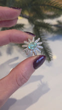 Load and play video in Gallery viewer, 1562: Vintage: 18ct White Gold Aquamarine Diamonds Starburst Ring- absolutely fabulous
