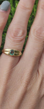 Load and play video in Gallery viewer, 1608: Vintage: 18ct Gold Emerald Signet/Stacker Ring- demure &amp; delightful
