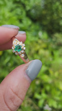 Cargar y reproducir el video en el visor de la galería, 6044:Vintage 18ct Mixed Gold Emerald 12 Diamonds Dress Ring- Rare example
