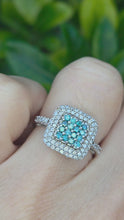 Cargar y reproducir el video en el visor de la galería, 2117 Vintage: 9ct White Gold Blue &amp; White Natural Diamonds Encrusted ring
