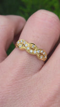 Cargar y reproducir el video en el visor de la galería, 2629: 18ct Gold 14 Natural Diamonds Stacker/ Dress Ring
