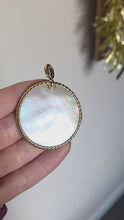 Load and play video in Gallery viewer, 2691: Vintage 18ct Gold (44mm) Reversible Mother of Pearl &amp; Black Onyx Disc Pendant by David Yurman

