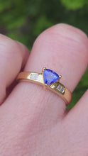 Load and play video in Gallery viewer, 1399: Vintage: 18ct Gold Trillion-Cut Blue Tanzanite Diamonds Dress/Stacker Ring

