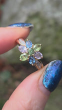Load and play video in Gallery viewer, 2791: Vintage: 9ct Gold Mixed Coloured Sapphires Flowerhead Ring
