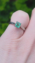 Load and play video in Gallery viewer, 2620: Vintage: Platinum Rectangular Step-Cut Emerald Ring
