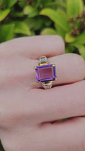 Cargar y reproducir el video en el visor de la galería, 1257: Vintage: 9ct Gold Large Emerald Cut Amethyst Glacier Topaz Cocktail Ring- FAB
