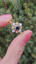Cargar y reproducir el video en el visor de la galería, 1401: Vintage: 18ct Gold French Blue Sapphire Diamonds Flower Head Ring
