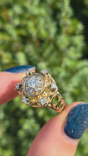Cargar y reproducir el video en el visor de la galería, Vintage: 18ct  Gold Brilliant  &amp; Round Cut Natural Diamonds Cluster Ring
