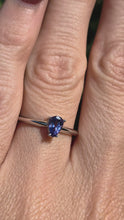 Cargar y reproducir el video en el visor de la galería, 1890: Vintage: 14ct White Gold Petite Pear-Cut Violet Blue Tanzanite Ring
