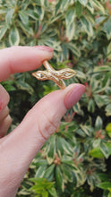 Load and play video in Gallery viewer, Vintage: 18ct Gold Double-Headed Snake Ring -Very fine piece

