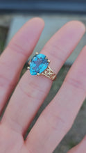 Load and play video in Gallery viewer, 0882: Vintage: 9ct Gold Large Pear Cut London Blue Topaz Cocktail Ring
