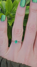 Load and play video in Gallery viewer, 0421: Vintage: 18ct White Gold Emerald Solitaire Dress/Stacker
