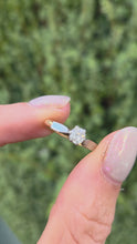 Cargar y reproducir el video en el visor de la galería, 6207 Antique: 18ct Gold Platinum Set Old European cut Diamond Solitary (0.32ct)
