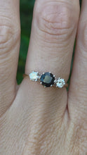 Cargar y reproducir el video en el visor de la galería, 2071: Vintage; 18ct Gold French Blue Sapphire Diamonds (0.3ct) Three Stone Ring- From 1984
