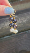 Load and play video in Gallery viewer, 2982: Vintage 14ct Gold  Black &amp; White Cultured Pearls Drop Dangle Earrings
