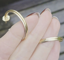 Load and play video in Gallery viewer, 2692: Vintage 18ct TRI Gold Yellow, Rose &amp; White Gold Cartier Large Hooped Earrings- Pristine
