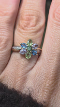 Load and play video in Gallery viewer, 2791: Vintage: 9ct Gold Mixed Coloured Sapphires Flowerhead Ring
