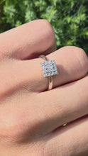 Cargar y reproducir el video en el visor de la galería, 6170: Vintage: 18ct White Gold Geometric Set Diamonds (0.41ct) Ring
