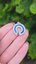 Load and play video in Gallery viewer, 2441- Vintage Heavy 18ct White Gold Cornflower Blue Sapphires Diamonds Horseshoe Pendant
