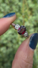 Cargar y reproducir el video en el visor de la galería, 1830: Vintage: 18ct Gold Almandine Garnet Diamonds 3-Stone Straight Ring- Superb
