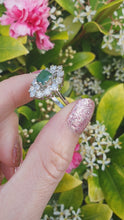 Load and play video in Gallery viewer, 7409-Vintage: 18ct White Gold Emerald Diamonds Statement Cluster Ring- superb
