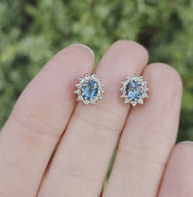 Cargar y reproducir el video en el visor de la galería, 2260 Vintage: 9ct Gold Blue Topaz 24 Natural Diamonds Stud Earrings
