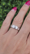 Cargar y reproducir el video en el visor de la galería, 2023: Vintage: Louis Vuitton 18ct White Gold Emepreinte LV Ring- Size 56- Pristine Condition
