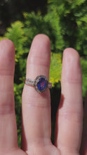 Cargar y reproducir el video en el visor de la galería, 1749: Vintage: 9ct Gold Violet Blue Tanzanite Diamonds Dress Ring- sparkling eye candy
