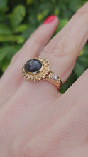 Cargar y reproducir el video en el visor de la galería, 1274: Vintage: 9ct Gold Cabochon &quot;Carbuncle&quot; Black Agate Diamonds Signet Ring
