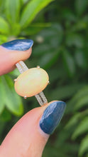 Cargar y reproducir el video en el visor de la galería, 2270 Vintage: 9ct Gold Oval cabochon White Opal 20 Natural Diamonds Cocktail Ring
