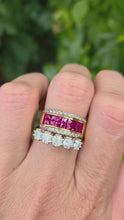 Cargar y reproducir el video en el visor de la galería, 2312 Vintage: 18ct Gold Round Full Cut Natural Diamonds (1.25ct in total) Ring-Very special
