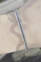 Load and play video in Gallery viewer, 2379: Vintage 9ct White Gold Black &amp; White Natural Diamonds Bracelet (18cm)
