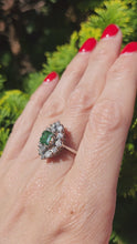Cargar y reproducir el video en el visor de la galería, 6075-Vintage: 18ct White Gold Emerald Diamonds Statement Cluster Ring- superb
