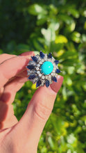 Cargar y reproducir el video en el visor de la galería, 2269: Vintage: 14ct White Gold Turquoise, Blue Sapphires, 56 Diamonds Statement Cluster Ring
