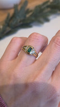 Cargar y reproducir el video en el visor de la galería, 1887: Vintage: Art Deco Style Emerald Diamonds Ring
