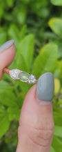 Cargar y reproducir el video en el visor de la galería, 1666: Vintage: 9ct Gold Cabochon Moonstone Diamonds Signet Ring- Rare
