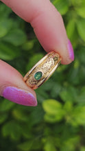 Load and play video in Gallery viewer, 0674: Vintage: 18ct Gold Oval Emerald Signet Ring- ornate shank
