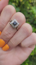Cargar y reproducir el video en el visor de la galería, 6141: Vintage: 18ct Gold &amp; Platinum Art Deco Blue Sapphire 12 Natural Diamonds Panel Ring
