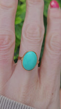 Load and play video in Gallery viewer, 0906: Vintage: Italian 18ct Gold Cabochon Turquoise Ring- Exquisite
