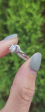 Cargar y reproducir el video en el visor de la galería, 1784: Vintage; 9ct White Gold Diamonds Crossover Ring- natural, sparkly eye candy
