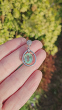 Cargar y reproducir el video en el visor de la galería, 1621: Vintage: 18ct White Gold Green Sapphire Diamonds Pendulum Pendant- simply gorgeous
