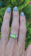 Cargar y reproducir el video en el visor de la galería, 1805: Vintage: Platinum Emerald Cut Peridot Diamonds Ring- crisp, sparkling, eye candy
