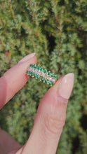 Cargar y reproducir el video en el visor de la galería, 1101: Vintage: 14ct Gold 18 Emeralds Diamonds Tiered Dress/Stacker Ring- incredible sparkle

