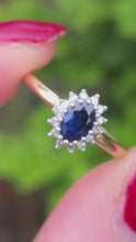 Load and play video in Gallery viewer, 2762: Vintage 18ct Gold Blue Sapphire 16 Natural Diamonds Daisy Cluster Ring
