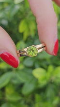 Load and play video in Gallery viewer, 1326: Vintage: 9ct Gold Round Cut Green Garnet Ring-lovely cut and colours
